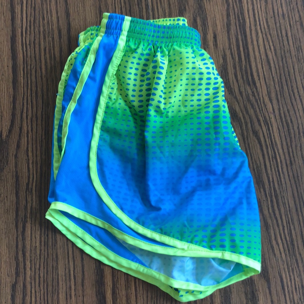 Nike running shorts - Picture 2 of 4